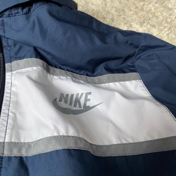 Nike Rainjacket Hoodie - Picture 4 of 5